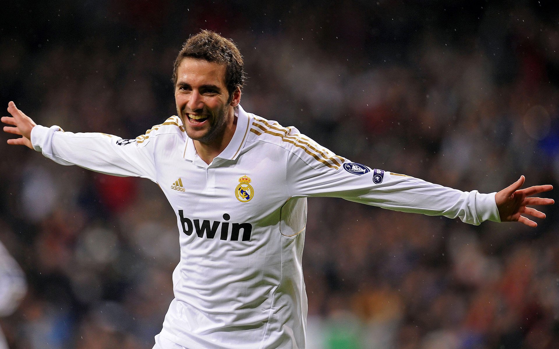 电子竞技的经济学分析：市场规模与商业模式，电子竞技产业的市场规模